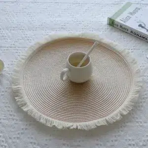 set de table rond tissé à la main beige clair